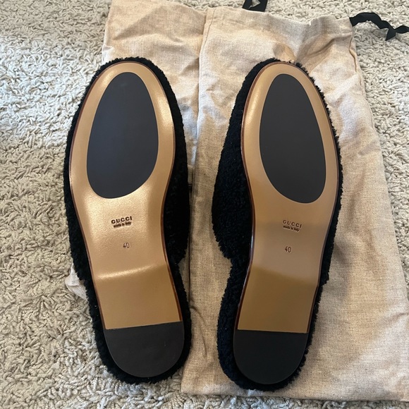Brand new full set Gucci shearling interlocking mules. - Picture 2 of 8
